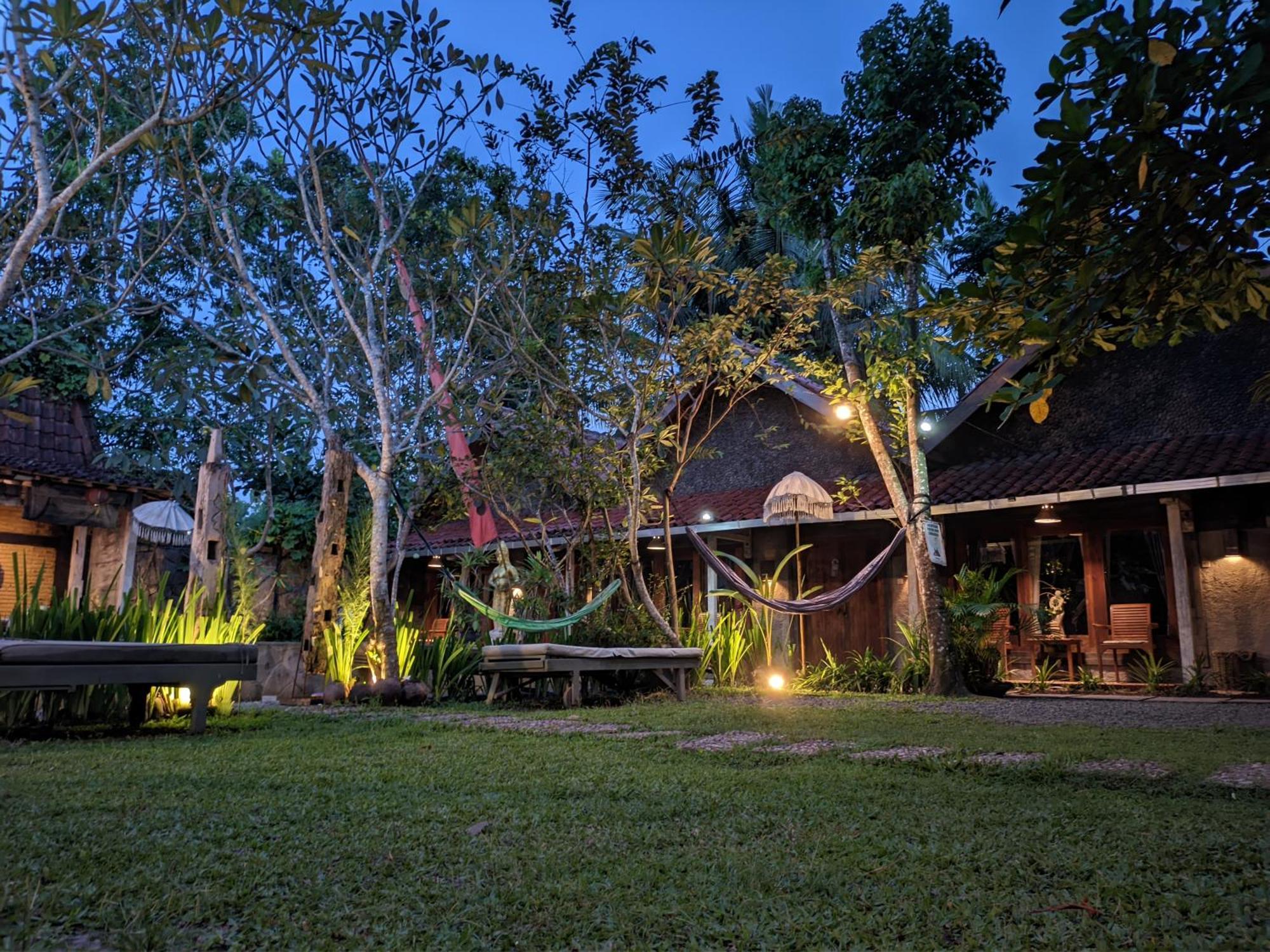Astuti Gallery Homestay Yogyakarta
