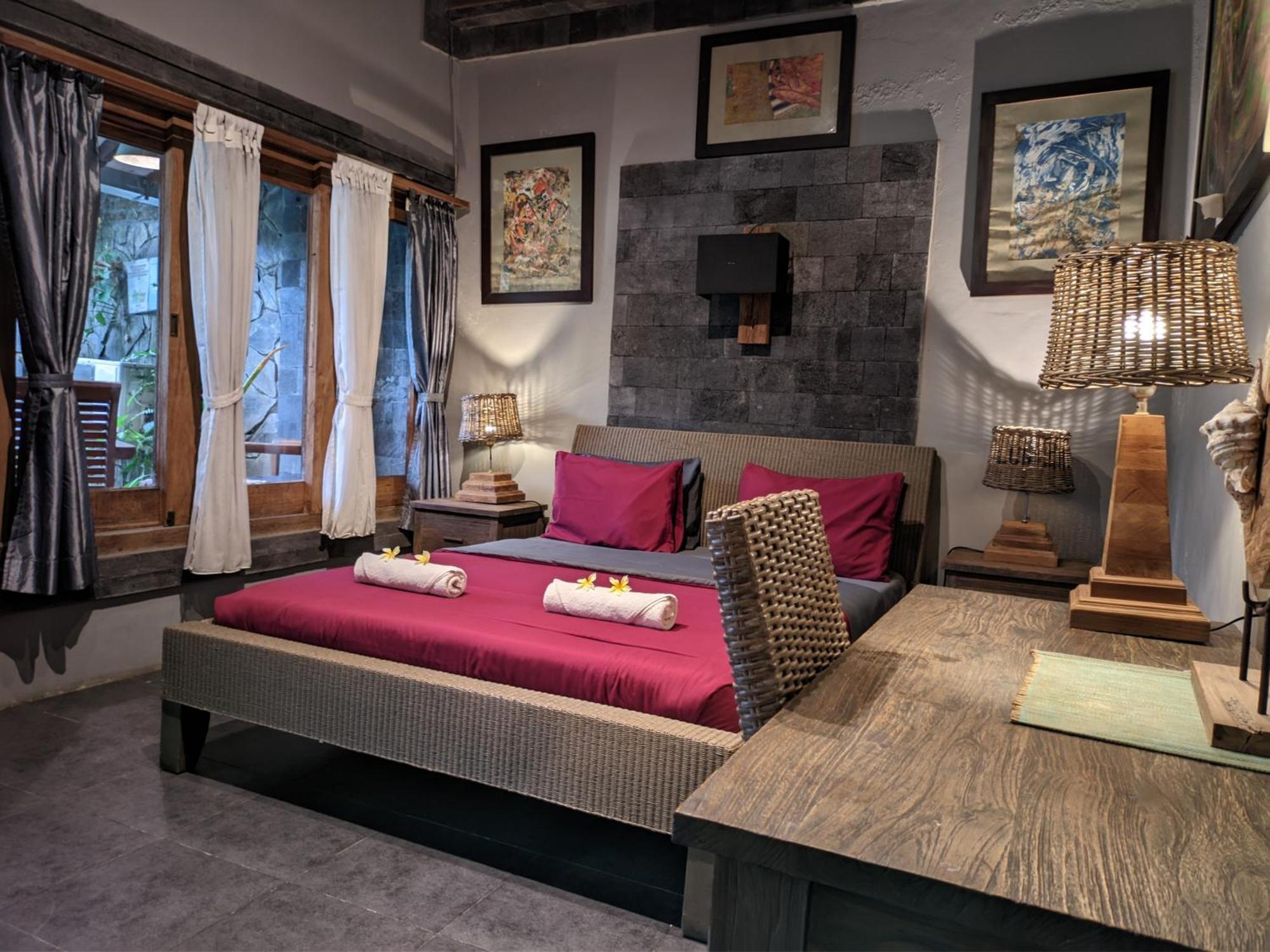 Astuti Gallery Homestay *